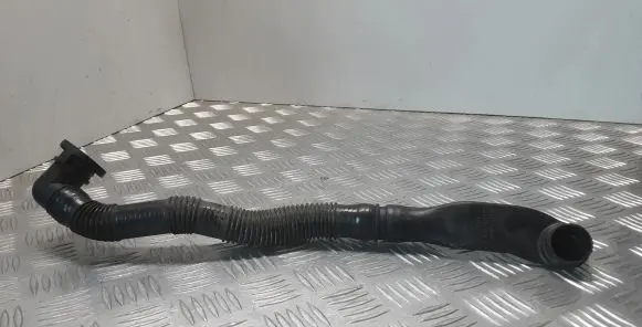 Audi A6 S6 C5 4B Breather hose/pipe 058133889B