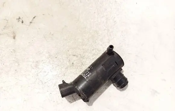 Toyota Avensis Verso Windscreen/windshield washer pump 8533033020 85330-33020