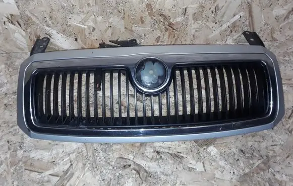 Skoda Fabia Mk1 (6Y) Front bumper upper radiator grill 6Y0853668