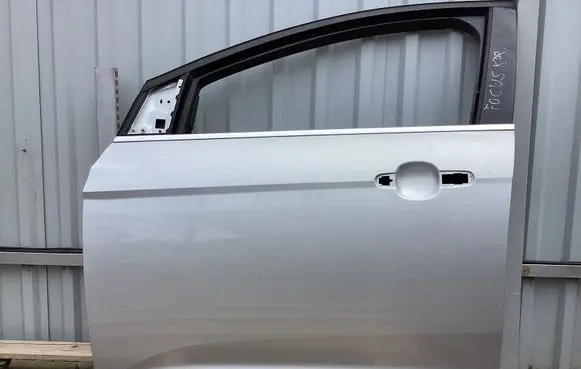 Ford Focus Front door