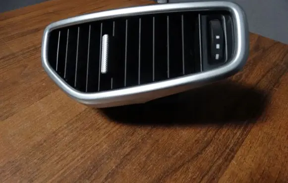 Porsche Cayenne (9Y0 9Y3) Dash center air vent grill 9Y082095255