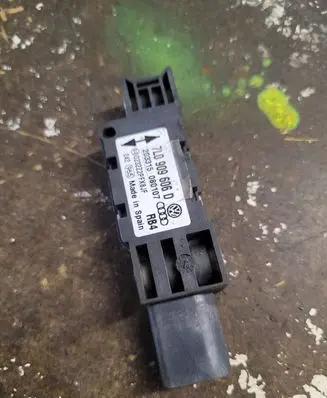 Porsche Cayenne (9PA) Airbag deployment crash/impact sensor 7L0909606D 203315080107
