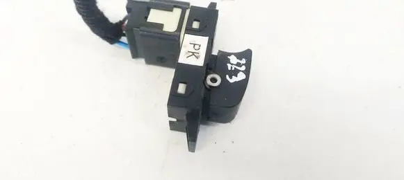 Chevrolet Captiva Electric window control switch