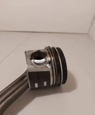Volvo S60 Piston with connecting rod