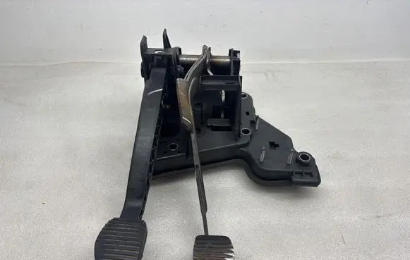 Peugeot 407 Pedal assembly 9681601680 0009885