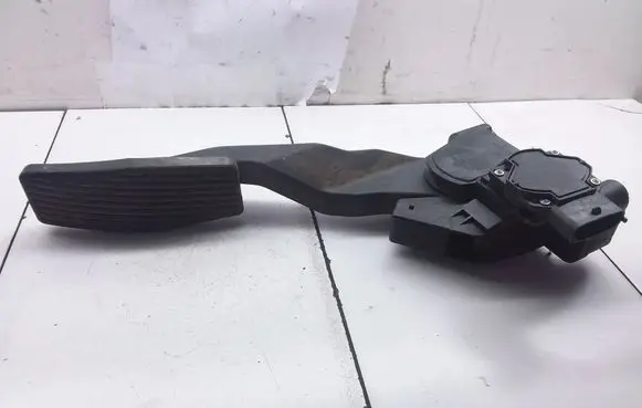 Opel Zafira A Accelerator throttle pedal 0281002298 90581208
