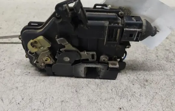 Audi A4 S4 B6 8E 8H Front door lock