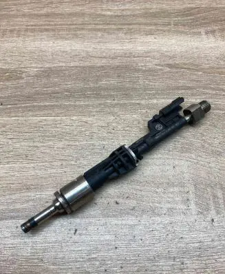 BMW 5 F10 F11 Fuel injector 0261500063 1364756860712 0603385