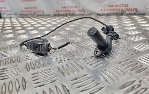 Skoda Fabia Mk1 (6Y) Crankshaft position sensor 038907319D