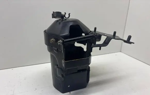 Opel Zafira B Fuel filter bracket/mount holder 13213298