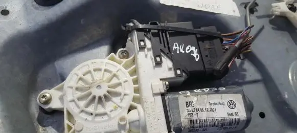Seat Toledo II (1M) Rear door window regulator motor 1c0959811a
