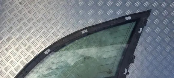 Mercedes-Benz C W203 Rear side window