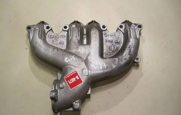 Volkswagen Golf V Intake manifold 03G129713K