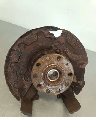 Volkswagen Golf VII Front wheel hub