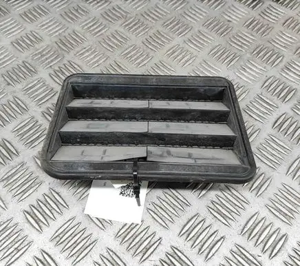 BMW X5 G05 Quarter panel pressure vent 9176945