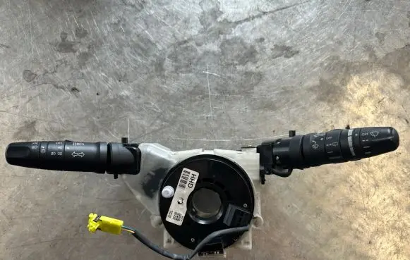 Nissan Micra Wiper turn signal indicator stalk/switch 25560BC60B