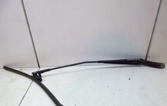 Skoda Octavia Mk2 (1Z) Front wiper blade arm 1Z1955410A