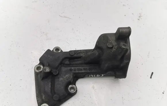Mercedes-Benz ML W164 Oil filter mounting bracket A6421800010