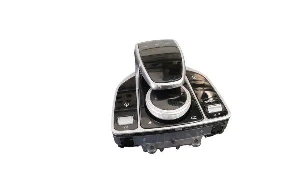 Mercedes-Benz C AMG W205 Head unit multimedia control A2059008018 0000211852 A2C97646000