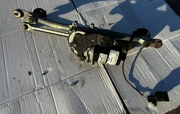 Hyundai ix20 Front wiper linkage and motor 981001P000 ZD1639B W000030668