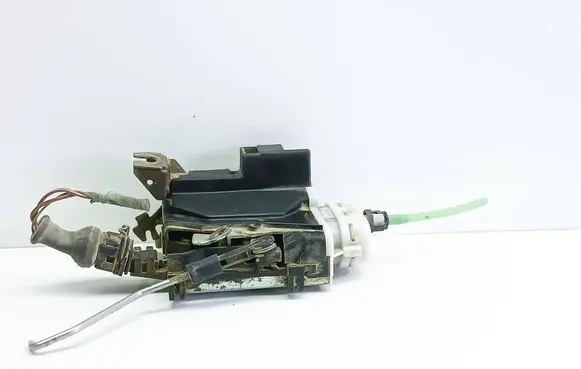 Audi A6 S6 C4 4A Front door lock 4H1837015D