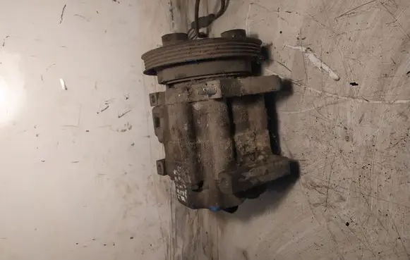 Mazda 323 F Air conditioning (A/C) compressor (pump)