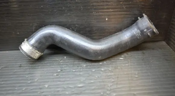 Audi A4 S4 B7 8E 8H Intercooler hose/pipe 8E0145737F