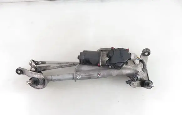 Honda CR-V Front wiper linkage 