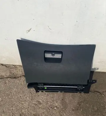 BMW 3 E46 Glove box
