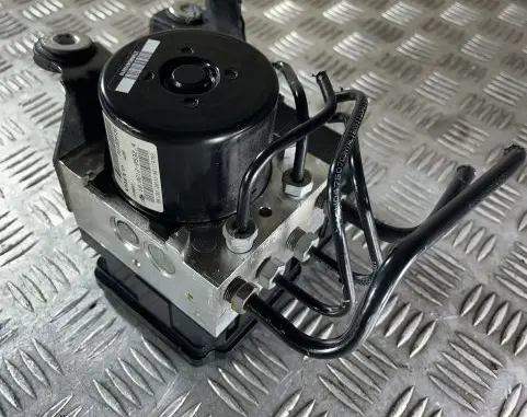 Volvo XC70 ABS Pump P31329139 31329139