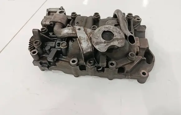 Volkswagen PASSAT CC Oil pump 03G103537B
