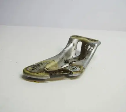Skoda Octavia Mk2 (1Z) Fender mounting bracket 1Z0910679D