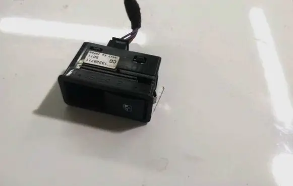 Opel Zafira B Electric window control switch 13228711