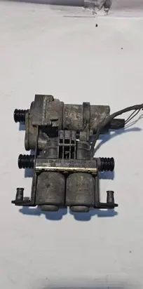 BMW 5 E39 Coolant heater control valve 1147412135