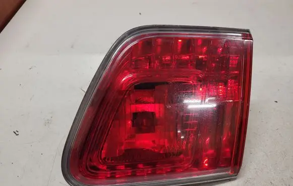 Toyota Avensis T270 Tailgate rear/tail lights 08052 0521