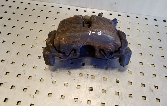 Volkswagen Touran I Front brake caliper