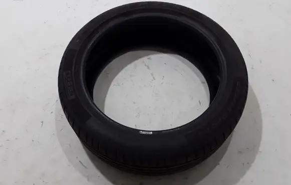 Volvo C40 R20 summer tire 23545R20