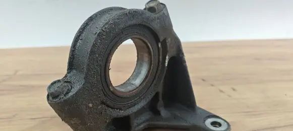 Volvo XC70 Driveshaft support bearing bracket 9143465