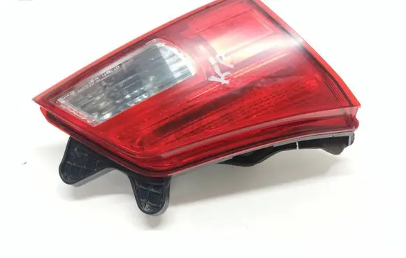 Subaru Outback Tailgate rear/tail lights 13220072