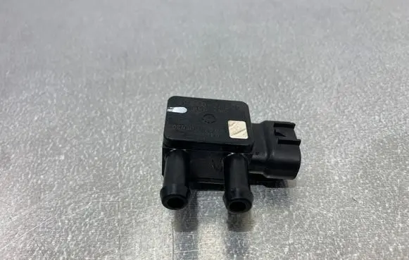 Hyundai ix35 Exhaust gas pressure sensor 392102A800