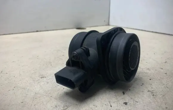 Volkswagen Touran I Mass air flow meter 038906461B 0281002531