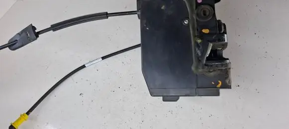 Peugeot 308 Rear door lock 9810310180