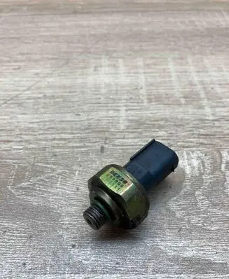 BMW 5 E60 E61 Air conditioning (A/C) pressure sensor 8370623 4990007111