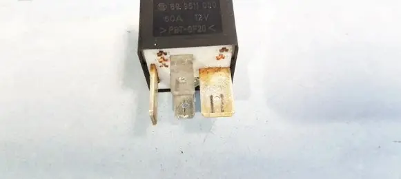 Volkswagen PASSAT B5 Other relay 443951253j 899511000