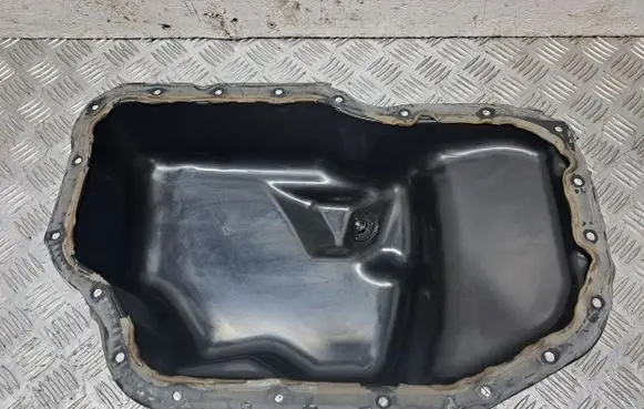Toyota Avensis T250 Oil sump 121020R010