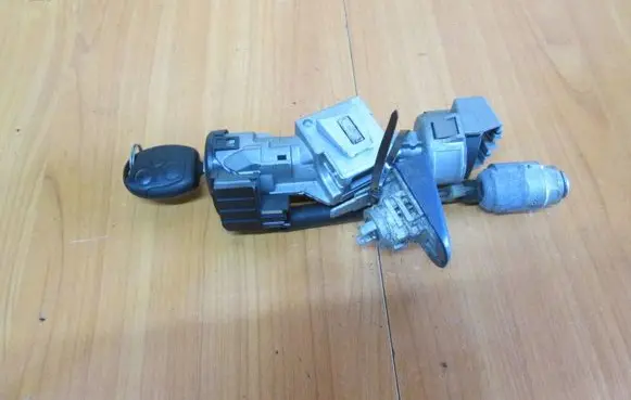 Ford Focus Ignition lock