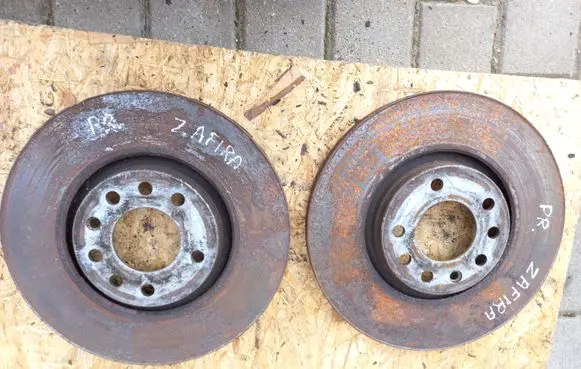 Opel Zafira B Front brake disc