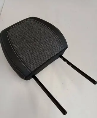 Peugeot 2008 II Front seat headrest