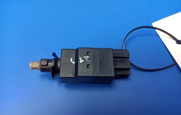 Mercedes-Benz E W211 Brake pedal sensor switch 0015454009