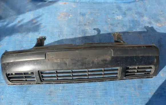 Volkswagen Golf IV Front bumper